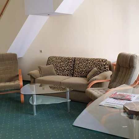 Spa Apartment Raisova Karlovy Vary Bagian luar foto