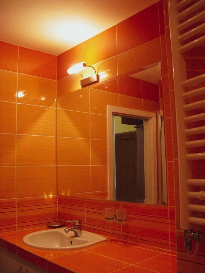 Spa Apartment Raisova Karlovy Vary Bagian luar foto